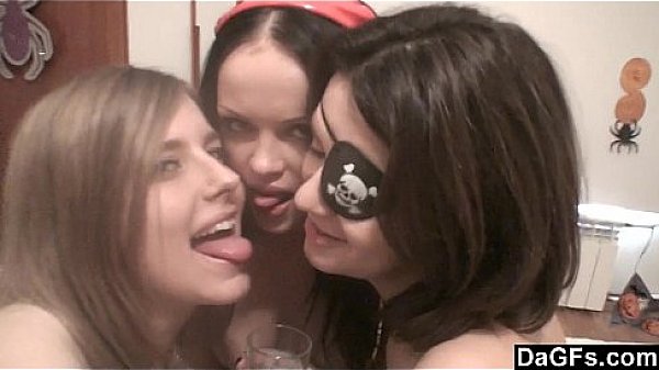 Dagfs – Threesome Lesbians Party