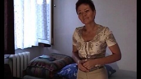 Sexy Cougar Gets Finger Fucked And Plays Dildo