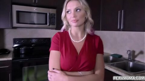 Busty MILF Kenzie Taylor gave a tasty blowjob