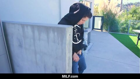 MILF – Young Dude Fucks His MILF Neighbor