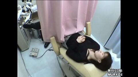 Hidden camera image that was set up in a certain obstetrics and gynecology department in Kansai leaked 26-year-old housewife Yuko internal examination table examination edition