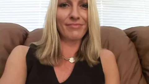 MILF Emma has a fantastic body and is eager to fuck