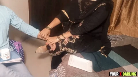 Chaachi Ko Collage Mein Pad Rahe Bhateeje Ne Chod Diya Jab Chachu Ghar Pe Nahi The