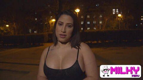 DICKFLASH in the PARK: a big-ass Venezuelan can’t resist giving me a cock suck.