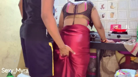 Desi bhabhi got fucked in kichen very hard