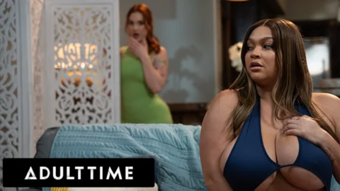ADULT TIME – Ashlyn Peaks Caught Masturbating By PAWG Roomie Siri Dahl And Scissor On The Couch!