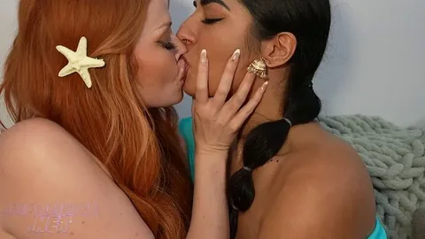 Princess Shows Mermaid a HOLE New World Cosplay