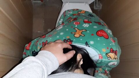 I didn’t wait for her to come out of the toilet and went into her toilet to fuck her in the mouth (quick sex with Russian conversations)
