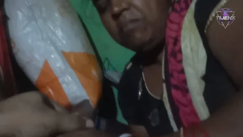Desi real indian aunty seduced and fucked