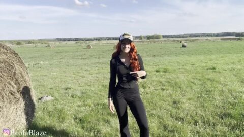 Napalona ruda laska wyruchała fotografa podczas sesji zdjęciowej – POLSKIE PORNO