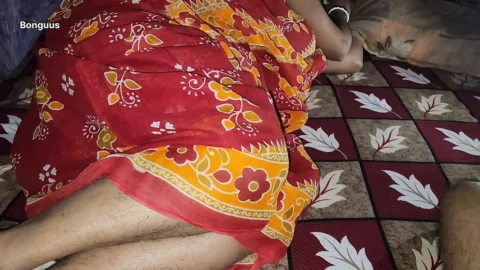 Desi Aunty Sharing bed Wet creamy Pussy Hot Sex