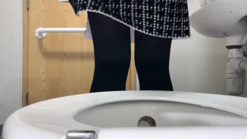 Dirty creamy pussy close up pee compilation