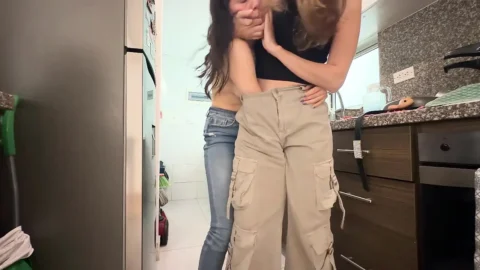 The Tribbing That Wets Lesbians’ Pussies