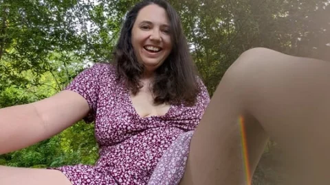 Risky squirt outside