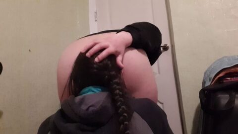 I push her head to my ass to cum faster – Lesbian_illusion