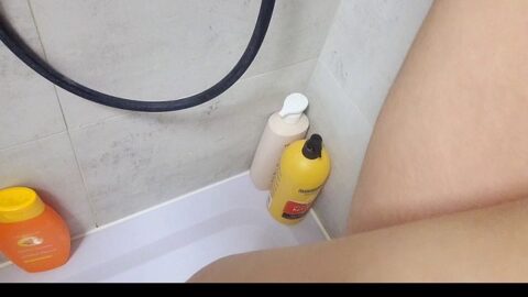 I made myself cum and pissing