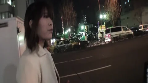 A115F05 Erotic interview exclusive to beautiful young wives with large breasts! After being sexless for half a year with her husband, she presses a vibrator against her frustrated crotch and blossoms into a lewd 3P sex!