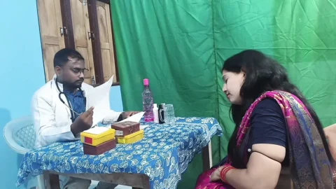 Hot Bengali aunty fucking by doctor, when she went to clinic