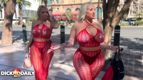 Vegas Blondes