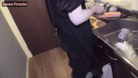 Boyfriend Sorry. Lunch Prep Turns Into Sudden Home Creampie