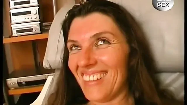 German MILF loves hot sperm on her face