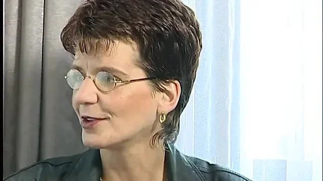 Spex mature pussy dildoed and blowing dick