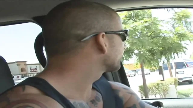 Tattooed MILF with amazing body loves dogy style fucking