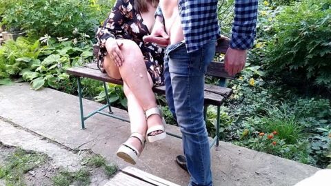 I’m cumming on my Stepmom’s bare feet