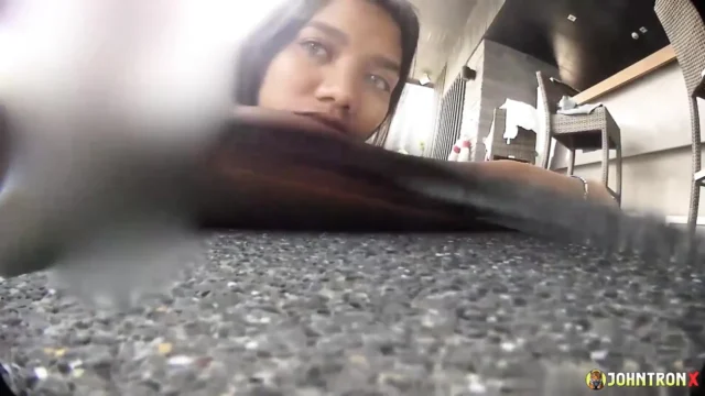 JohnTronX – Underwater fuck with a hot Asian amateur babe